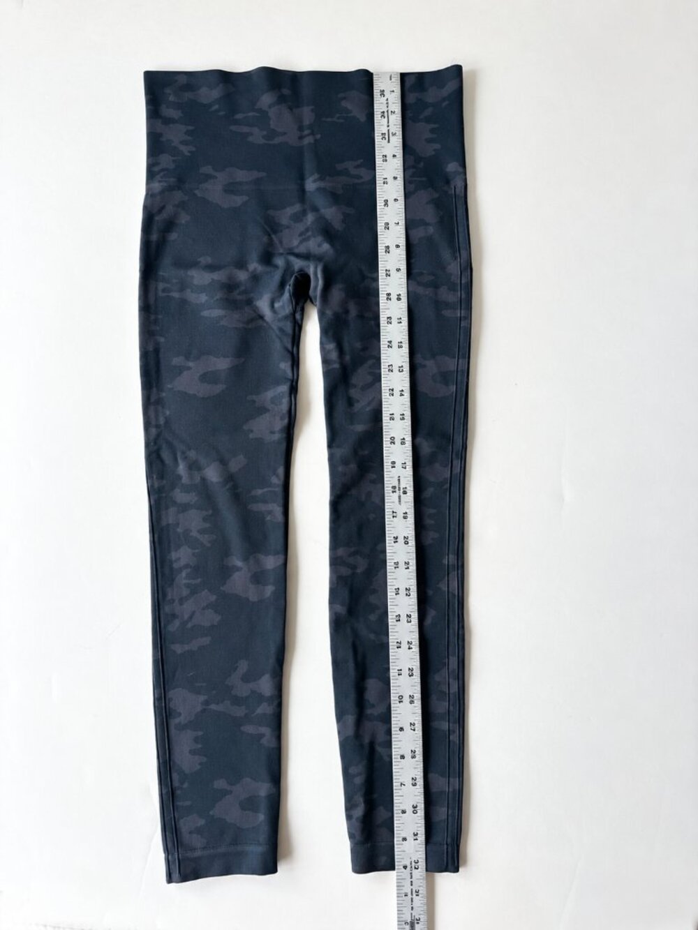SPANX Look At Me Now Seamless High Rise Shaping Leggings Blue Camo Medium - Picture 5 of 6